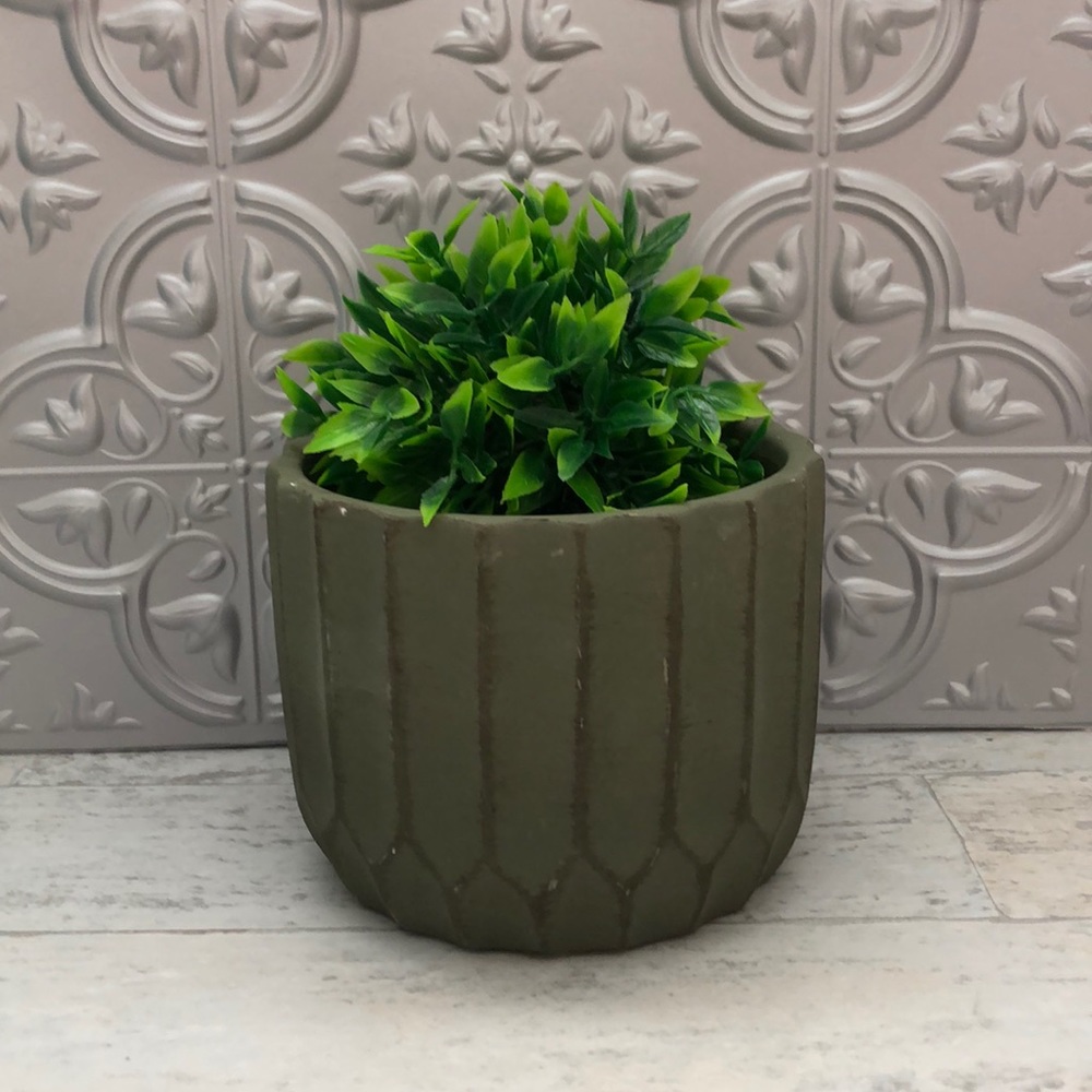 Green Polygon Carved Cement Concrete Planter Flower Pot Home & Garden Decor